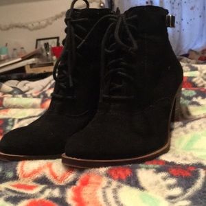 Black booties with tie